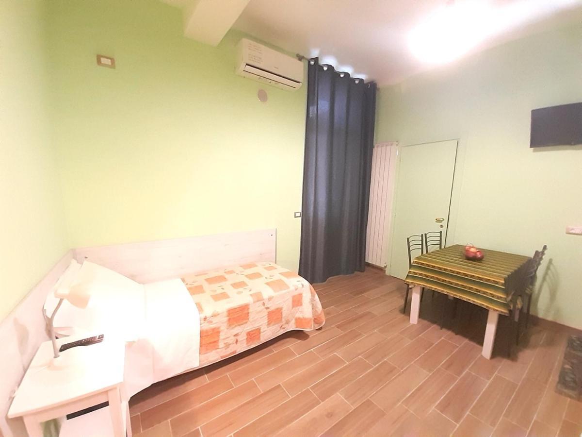 Torino Central-- Rooms And Apartments - Alba Exterior foto