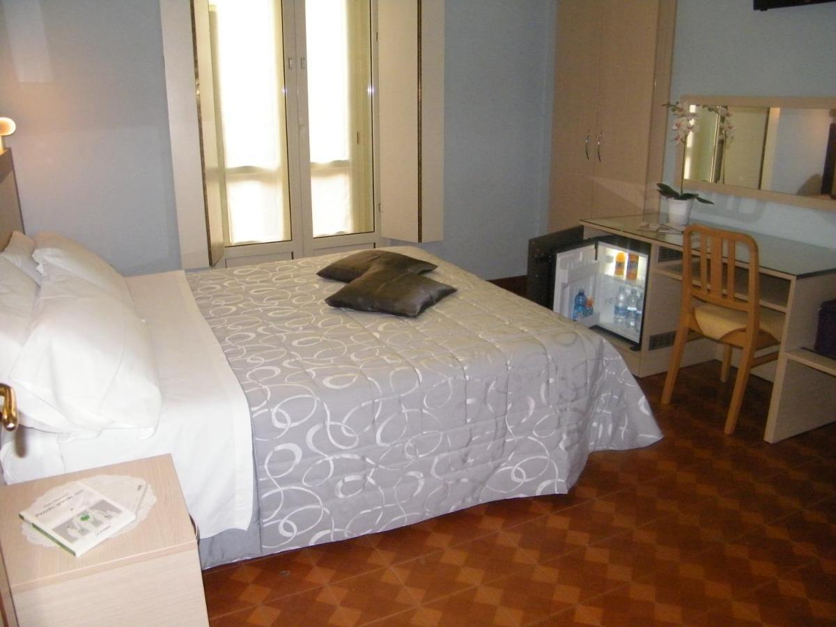 Torino Central-- Rooms And Apartments - Alba Exterior foto