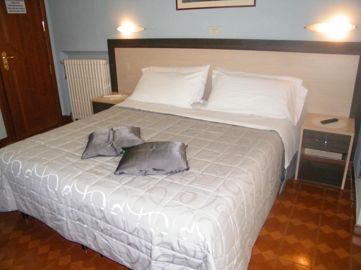 Torino Central-- Rooms And Apartments - Alba Exterior foto