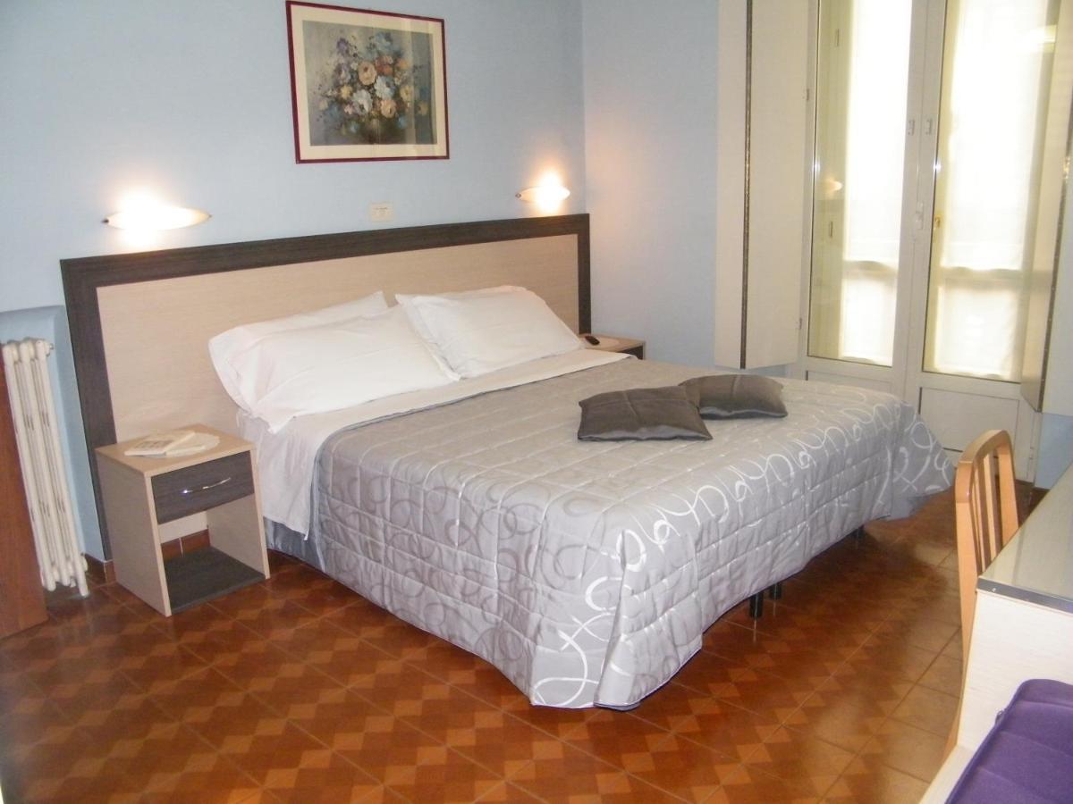 Torino Central-- Rooms And Apartments - Alba Exterior foto
